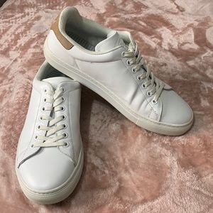 G/FORE GOLF SHOES IN WHITE SIZE 10
